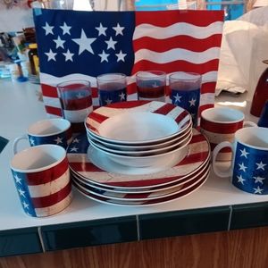 Set of 4 Patriotic dish set.